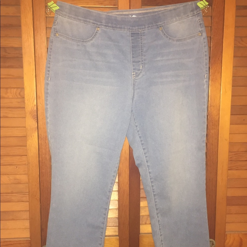 New Direction pull on skinny crop jean sz16